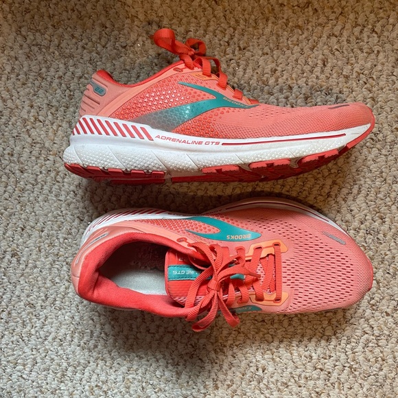 Brooks Adrenaline GTS Peach and Aqua Sneakers - Picture 2 of 7